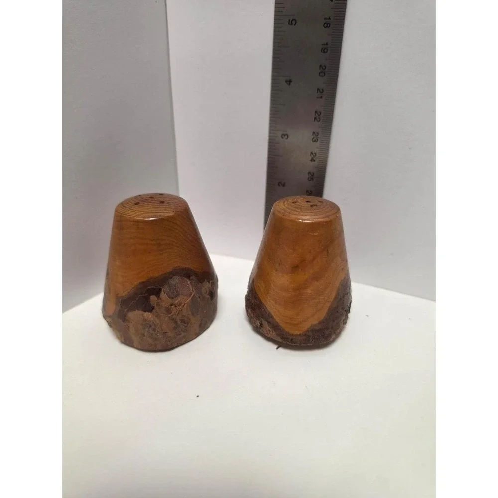 vintage 1950s live-edge‎ wooden souvenir salt and pepper shakers Native American